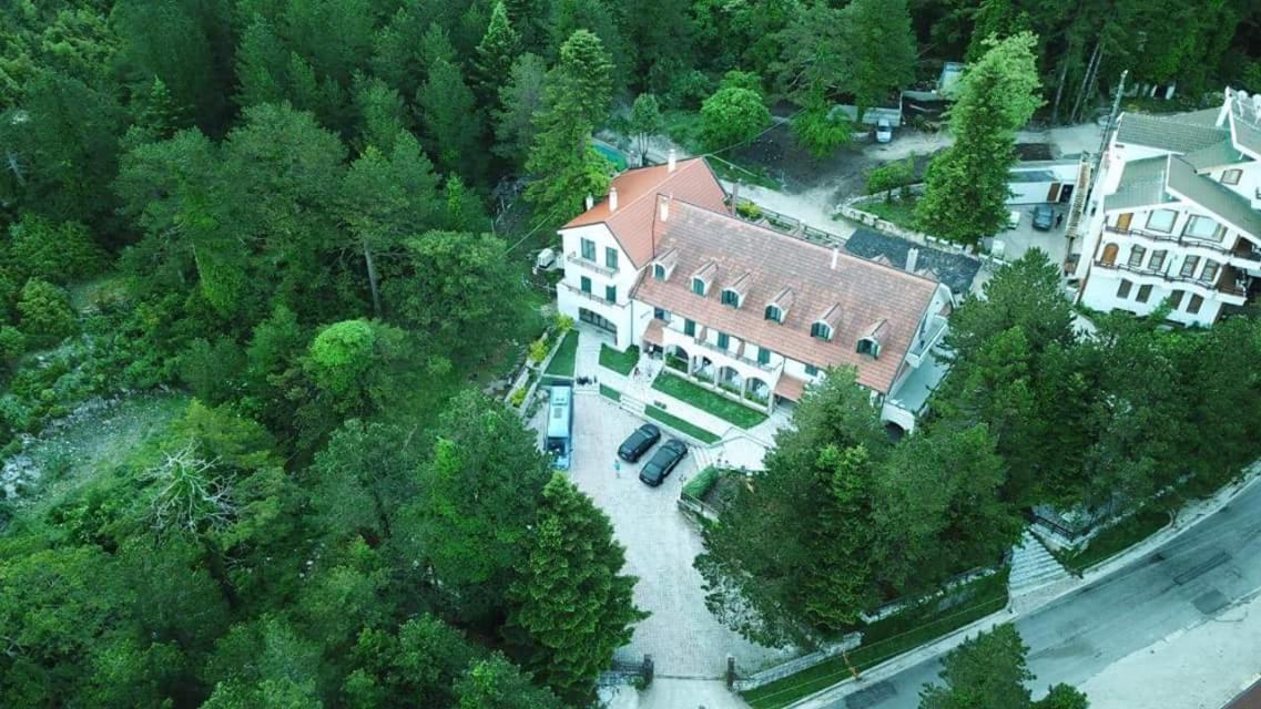 Hotel Alpin Llogara Dukat Extérieur photo
