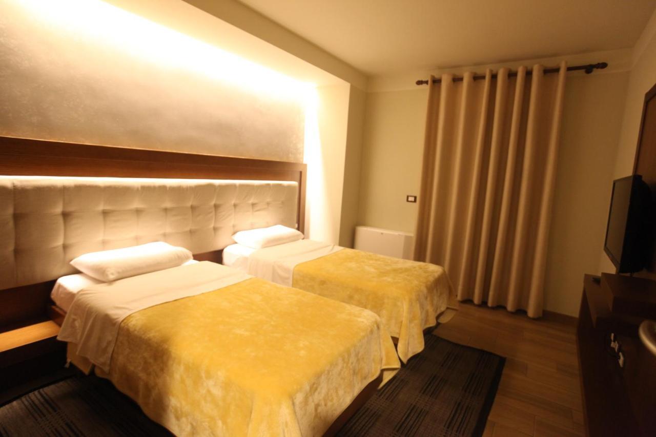 Hotel Alpin Llogara Dukat Extérieur photo