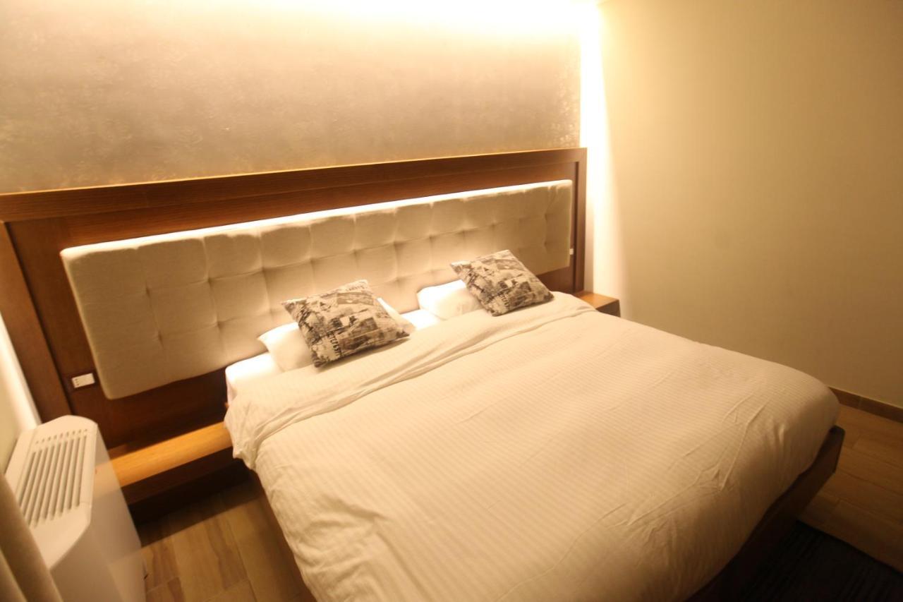Hotel Alpin Llogara Dukat Extérieur photo
