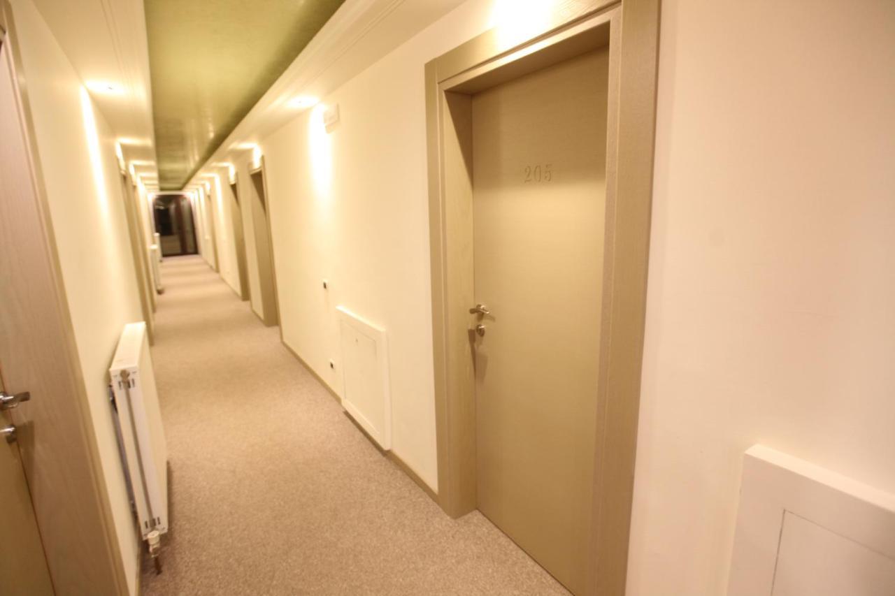 Hotel Alpin Llogara Dukat Extérieur photo