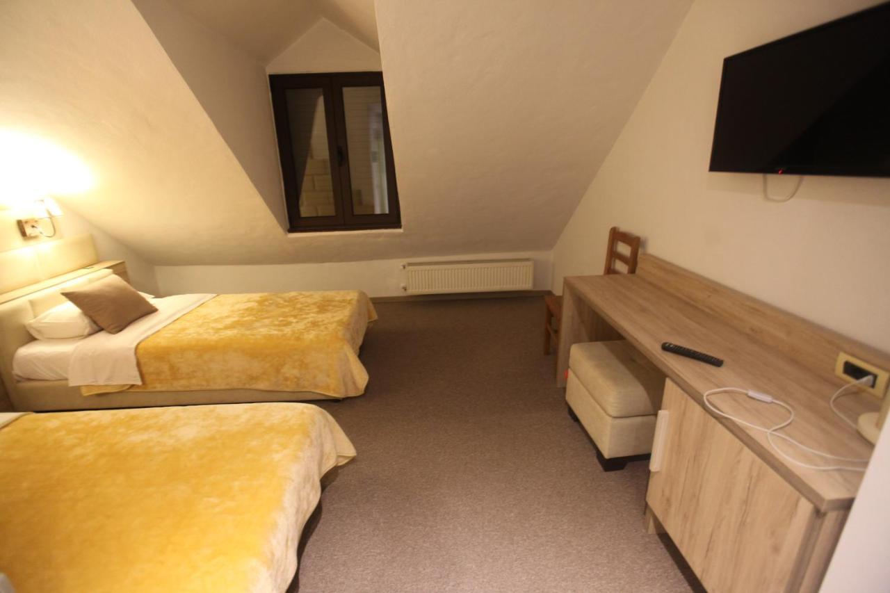 Hotel Alpin Llogara Dukat Extérieur photo
