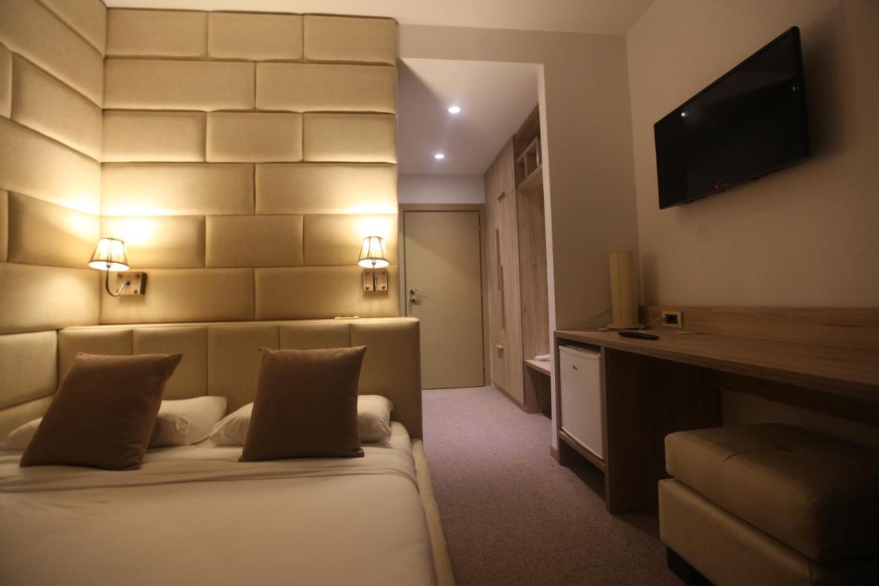 Hotel Alpin Llogara Dukat Extérieur photo