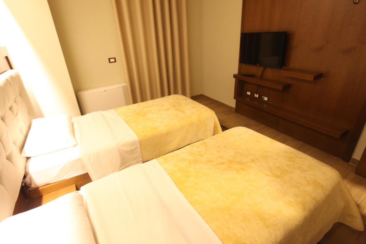 Hotel Alpin Llogara Dukat Extérieur photo