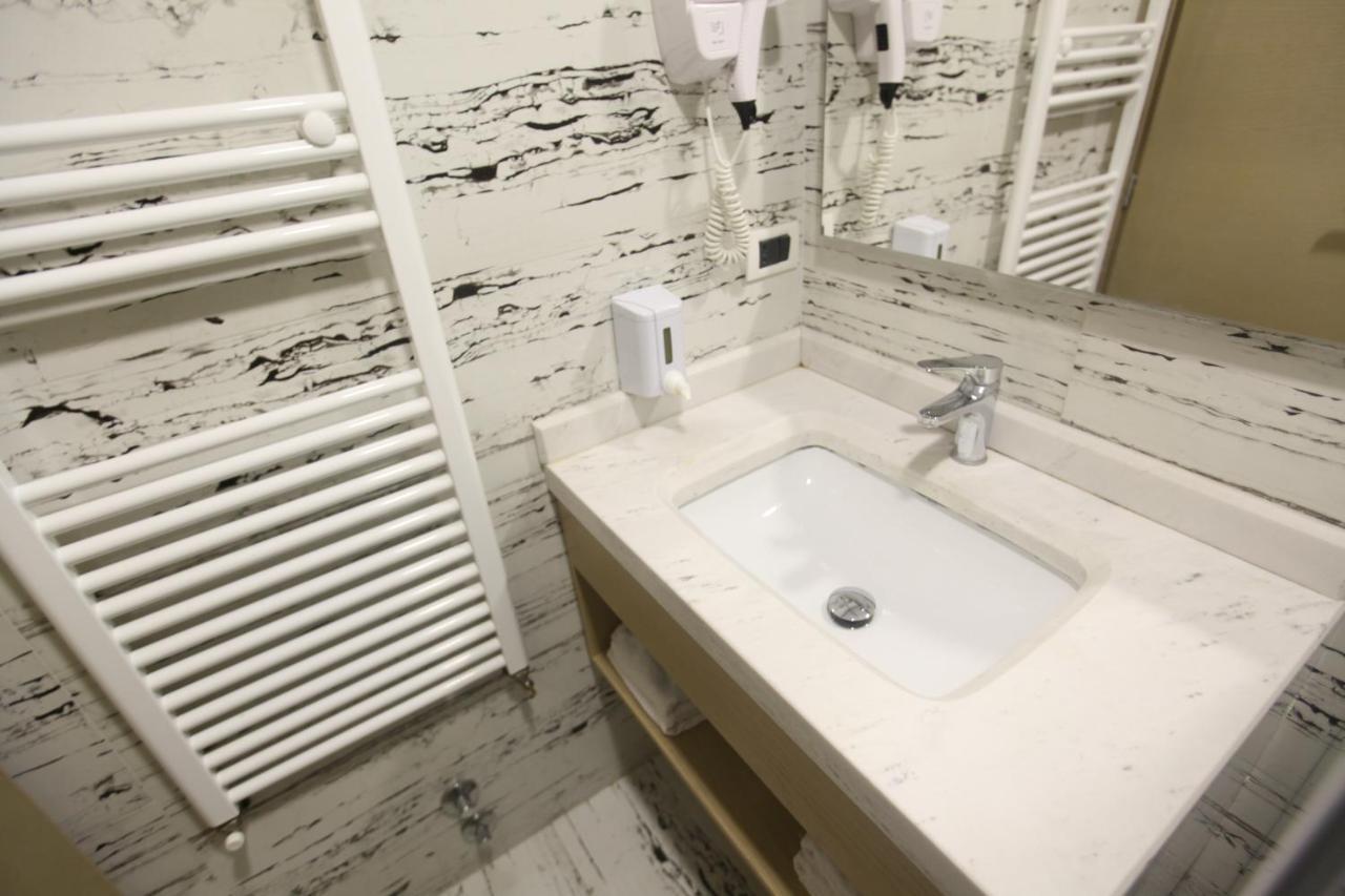 Hotel Alpin Llogara Dukat Extérieur photo