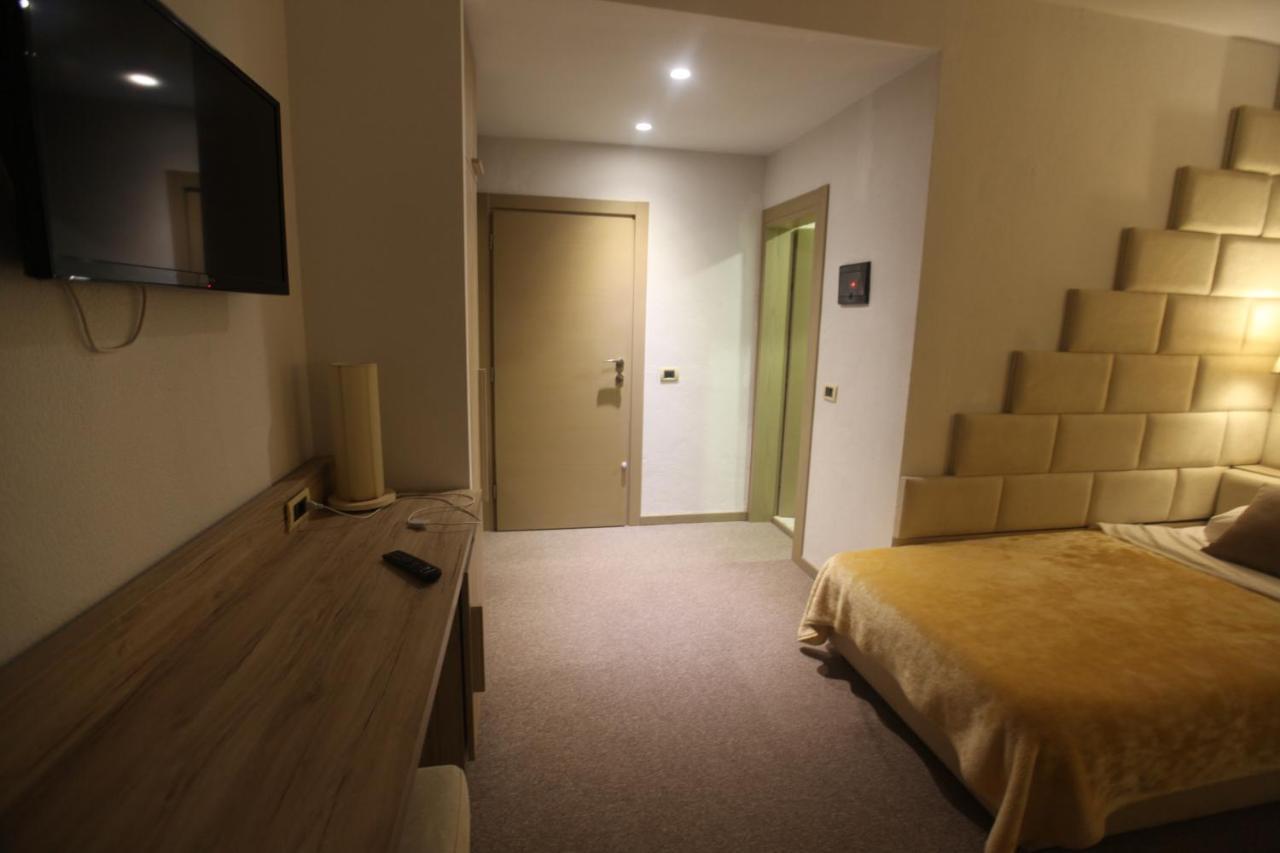 Hotel Alpin Llogara Dukat Extérieur photo