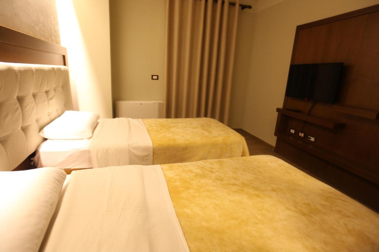 Hotel Alpin Llogara Dukat Extérieur photo