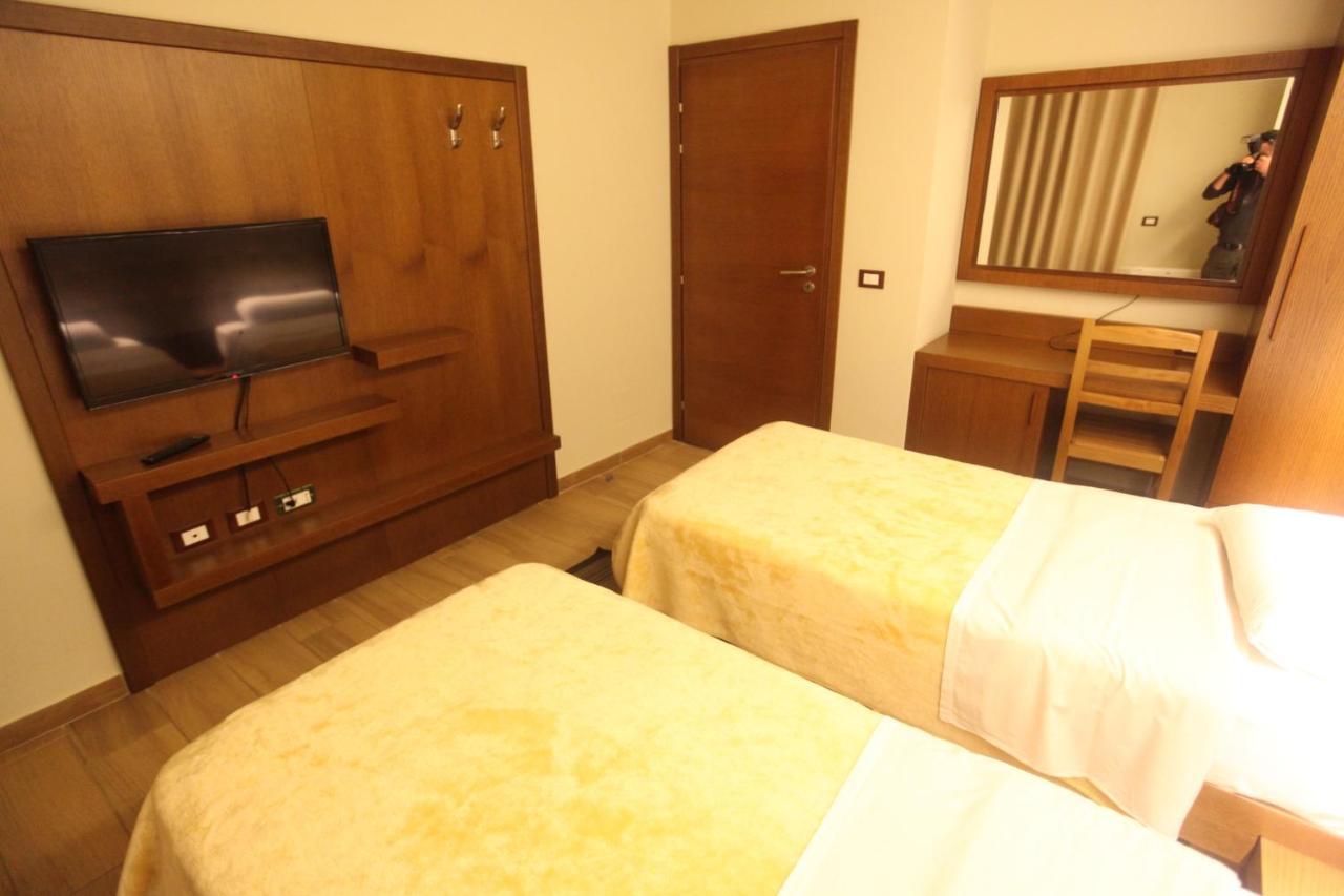 Hotel Alpin Llogara Dukat Extérieur photo
