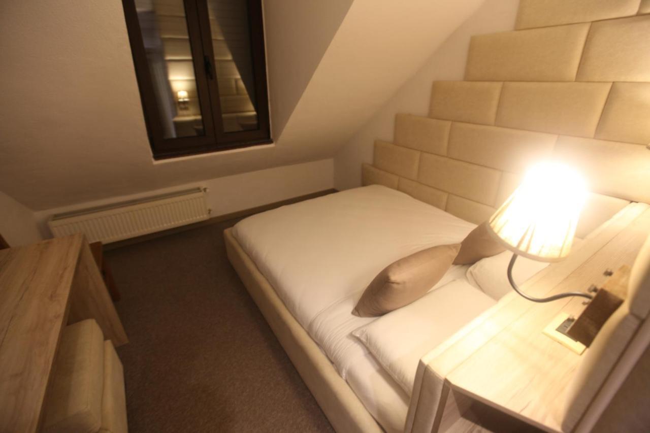 Hotel Alpin Llogara Dukat Extérieur photo