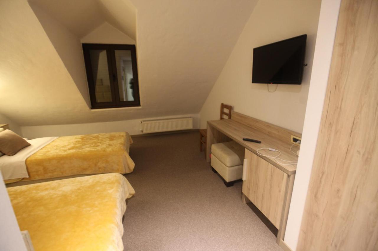 Hotel Alpin Llogara Dukat Extérieur photo