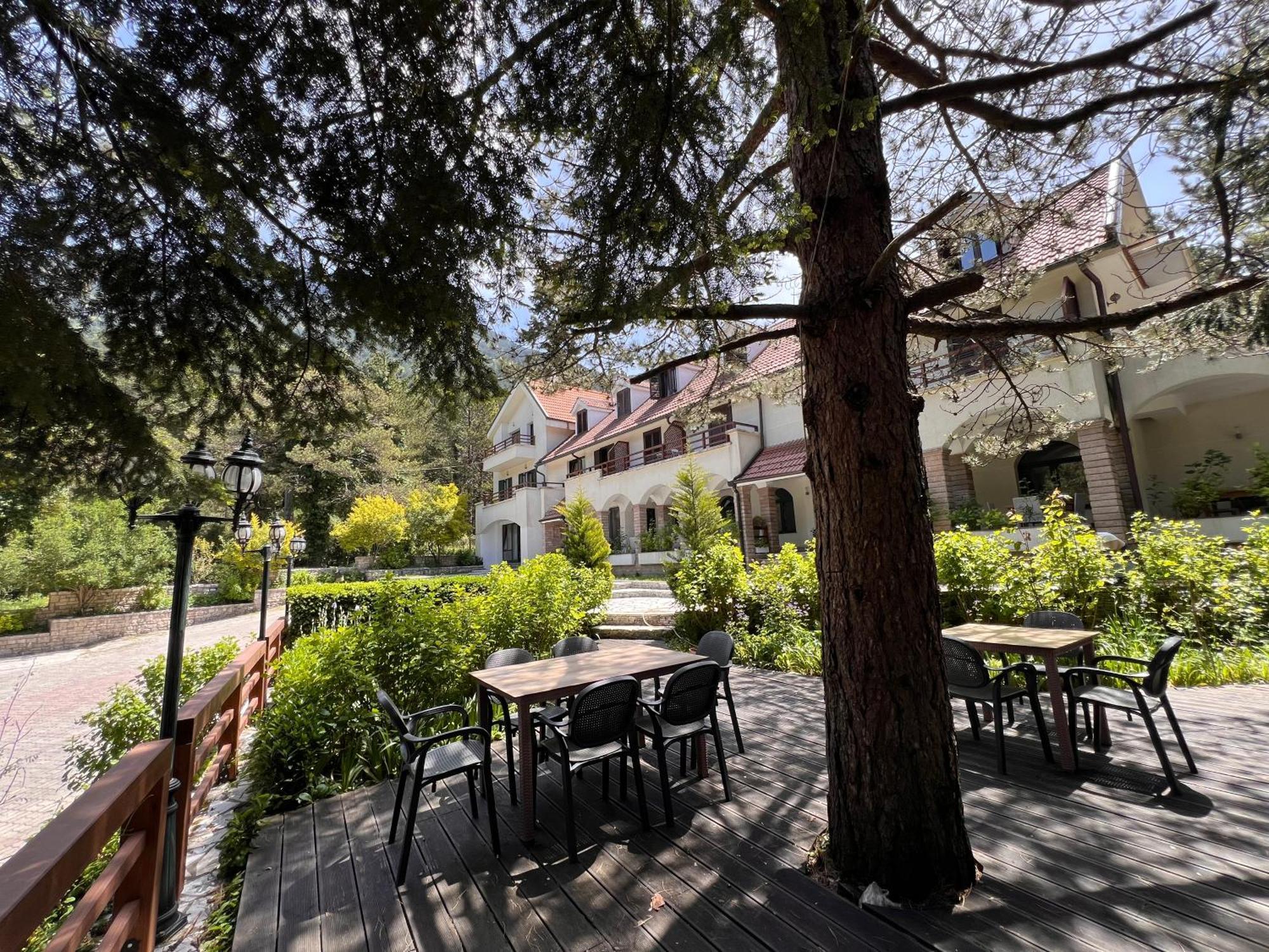 Hotel Alpin Llogara Dukat Extérieur photo